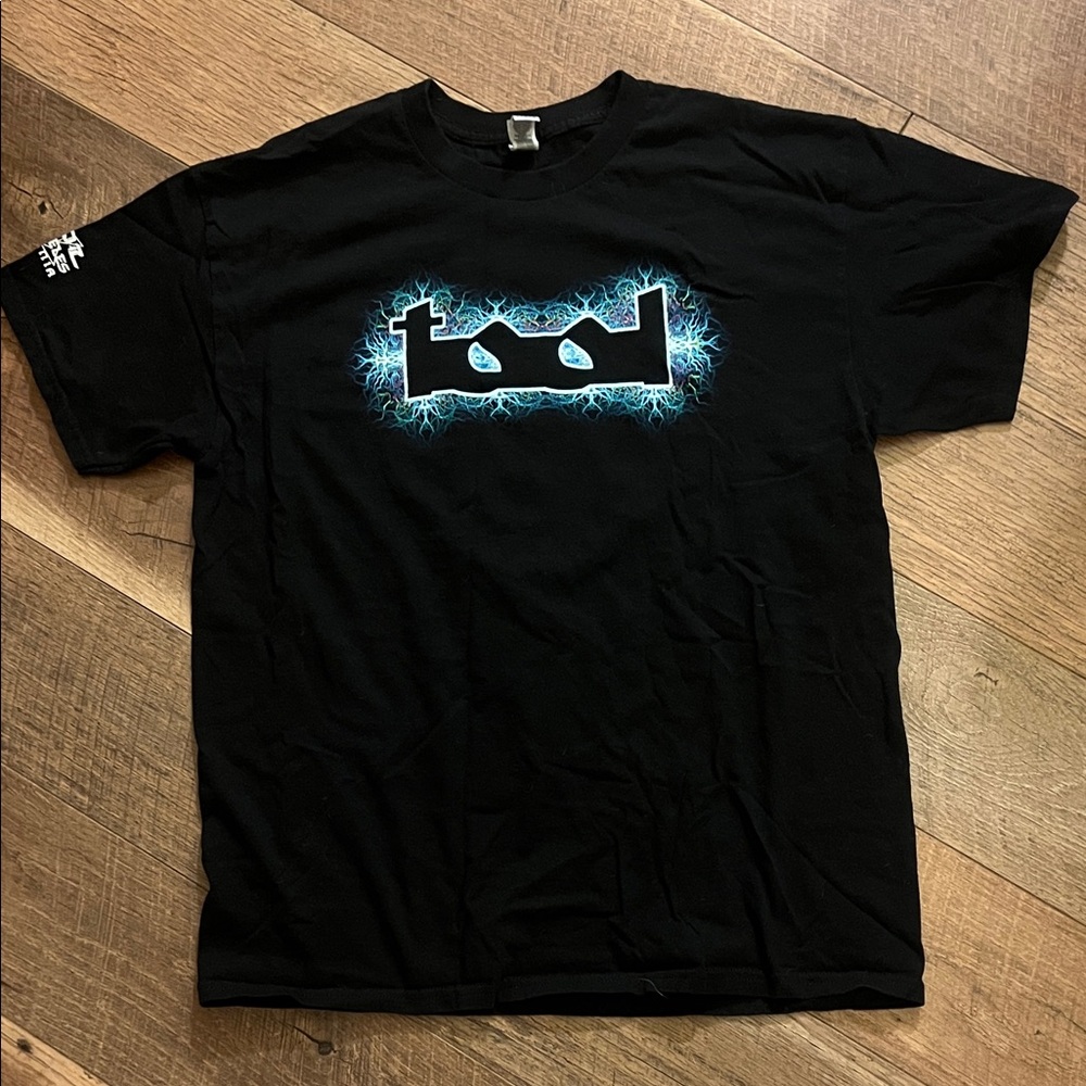 Black Tool Graphic Band Tee